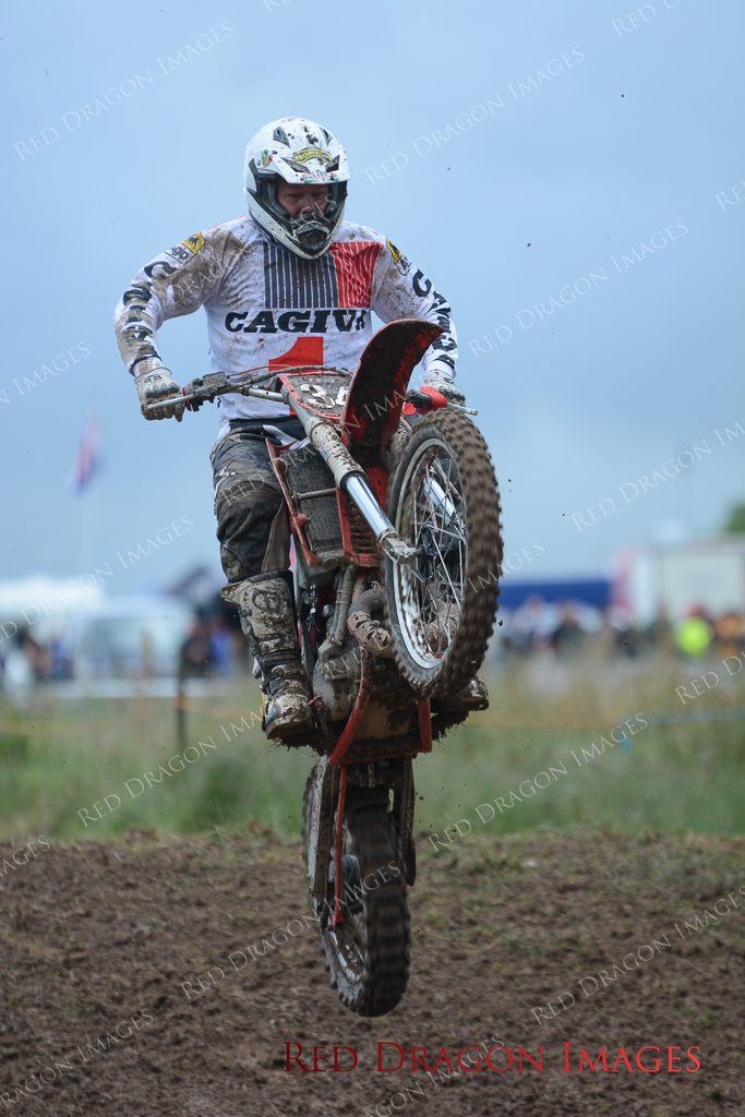 reddragonimage5's tweet photo. Narberth Classic 2 day Scramble - 16th June 2018 @ClassicMxWales @dirthubuk @MotoPassions @WelshMotorsport https://t.co/jWrRIf6qf4