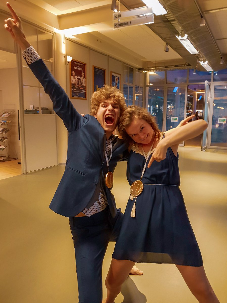 NicoBaars55's tweet photo. Onder regie van Raf Walschaerts en Minou Bosua steeg Grof Geschud,  Lander Severins &amp; Myrthe van Velden, vanavond boven zichzelf uit in eerlijke, persoonlijke en ontroerende voorstelling die hoogste beoordeling 'Goed' kreeg. Gebeurt niet vaak, dus met groot plezier als het kan! https://t.co/ax534wX1bn
