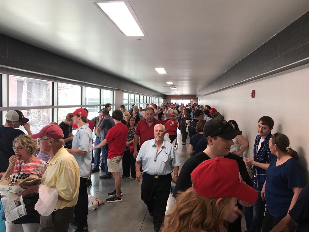 Wtf I thought this was a Donald DEMBROSKI rally.