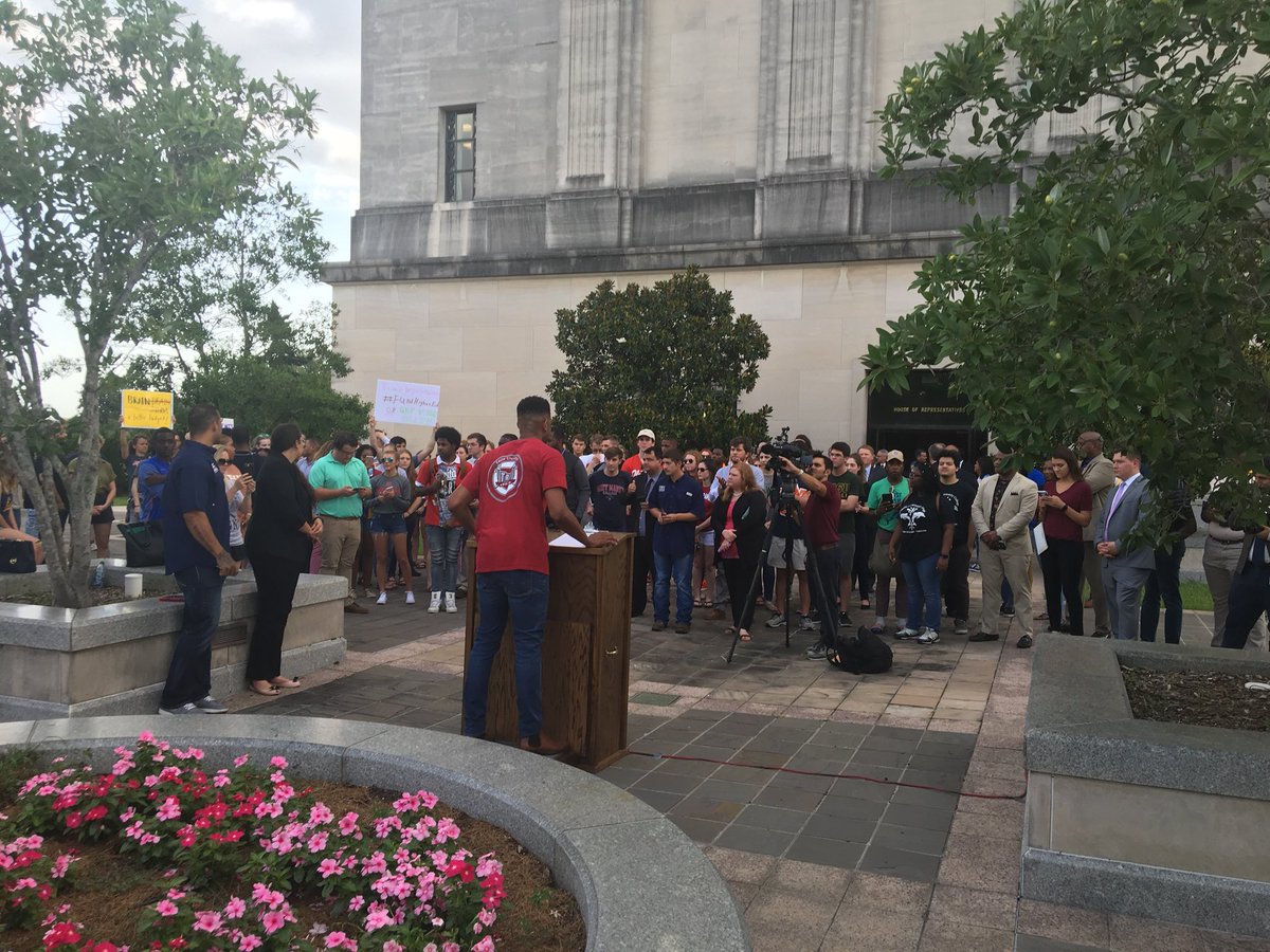 LA_Regents's tweet photo. More pics from today’s #RallyForTOPSandHigherEd #LaLege https://t.co/r5bIZrhh1p