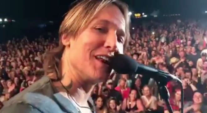 Watch Keith Urban sing \Happy Birthday\ to Nicole Kidman with a crowd of concertgoers  