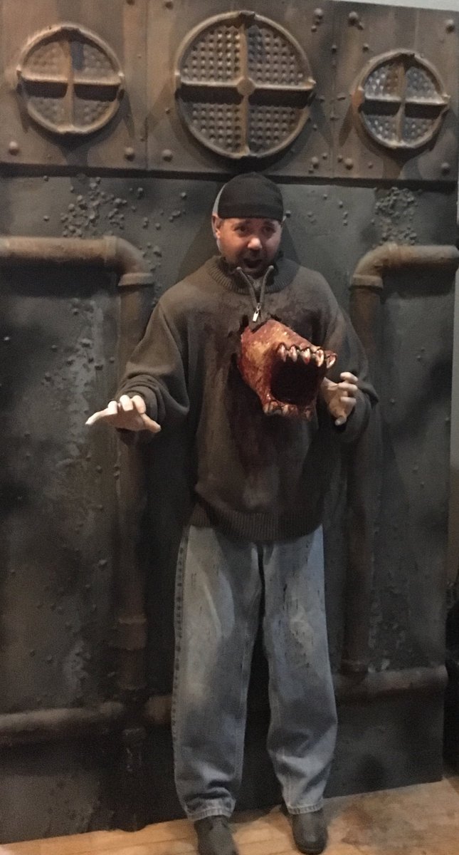 JrjcoJulie's tweet image. Sean Wybrant may regret the excursion he chose at CEI showcase. Our guide had great advise for students”Find your passion” #CEIShowcase18 #CSSD11