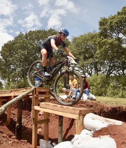 fabiolacorona's tweet photo. Estatal XC Amealco by Olympus Team! 🥈👊🏼
📸 @HuCaFotografa 🙏👌🏽
🚲 #AMS100SLT @cube_bikes 
#CubeWoman #HammerArmy #CepCompressionMx #BuffMx #ThuleMx #runoncloudsmx #rathlete #AutoExpressOlvera #UvexRider #DisfrutaElCamino #Col3:17 https://t.co/bZ4ZaISSrQ