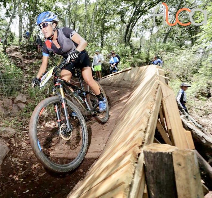 fabiolacorona's tweet photo. Estatal XC Amealco by Olympus Team! 🥈👊🏼
📸 @HuCaFotografa 🙏👌🏽
🚲 #AMS100SLT @cube_bikes 
#CubeWoman #HammerArmy #CepCompressionMx #BuffMx #ThuleMx #runoncloudsmx #rathlete #AutoExpressOlvera #UvexRider #DisfrutaElCamino #Col3:17 https://t.co/bZ4ZaISSrQ