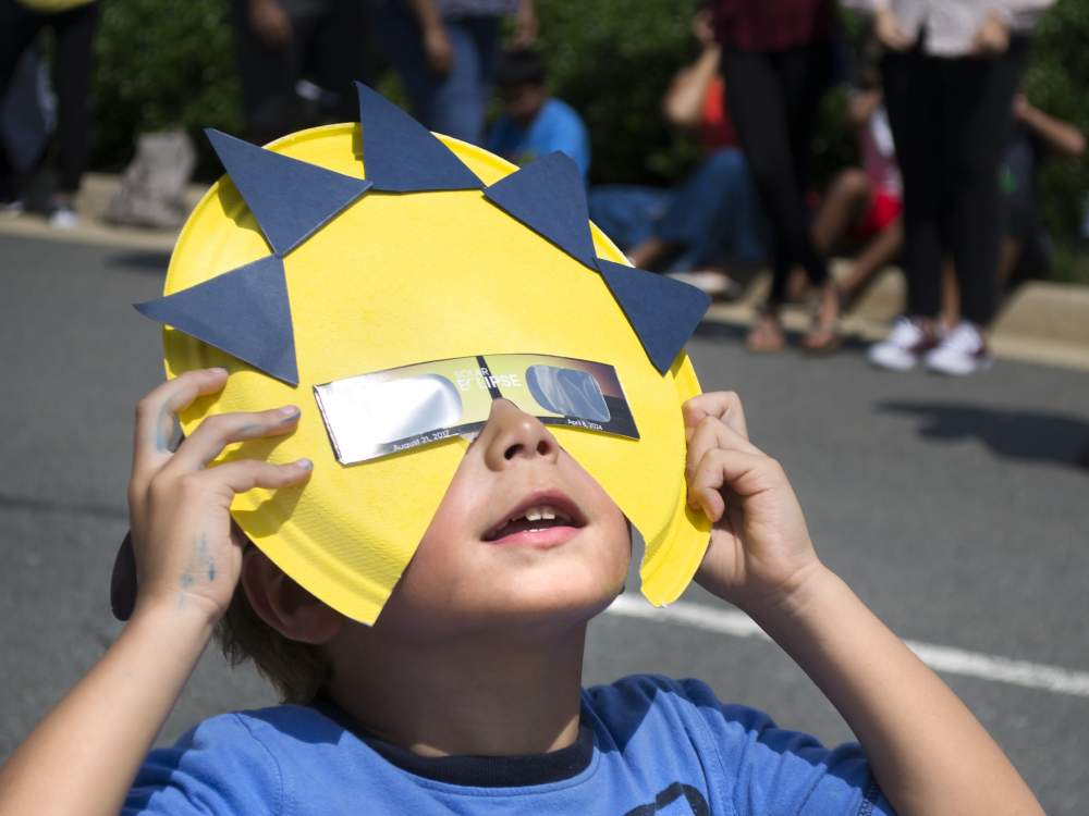 Public Observatory (@siobservatory) on Twitter photo Okay, stargazing is officially cancelled for tonight. Boo!
But maybe it will be clear this weekend for our various Solstice Saturday festivities around the Smithsonian? Check out the all-day <a href="/airandspace/">National Air and Space Museum</a> offerings here:
airandspace.si.edu/events/solstic… Okay, stargazing is officially cancelled for tonight. Boo!
But maybe it will be clear this weekend for our various Solstice Saturday festivities around the Smithsonian? Check out the all-day <a href="/airandspace/">National Air and Space Museum</a> offerings here:
airandspace.si.edu/events/solstic…