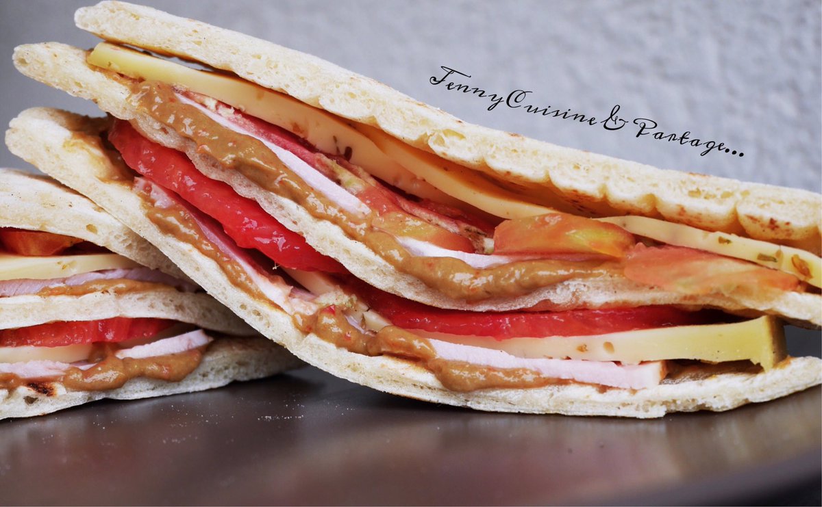 Bonsoir,
Parce qu’il fait beau et pour tout les adeptes de piques-nique, déjeuners au soleil ou dîners au bord de l’eau...
On ressort non pas les polaires ❄️ mais bien la recette des « pains polaires » 🔥😂
jennycuisinepartage.com/2017/07/20/pai…
#piquenique #faitmaison #soleil