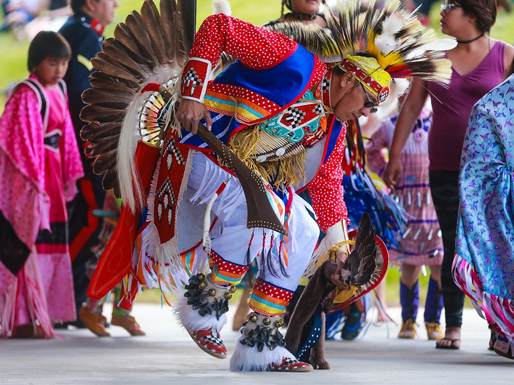 5 family-friendly things to do this weekend. <a href="/aawc_info/">AAWC</a> powwow, <a href="/FoothillsFCU23/">Calgary Foothills FC</a>, <a href="/shelflifeyyc/">shelflifeyyc</a>, <a href="/athleticsab/">Athletics Alberta</a> + <a href="/southcentremall/">Southcentre Mall</a>.

calgaryherald.com/life/swerve/5-…