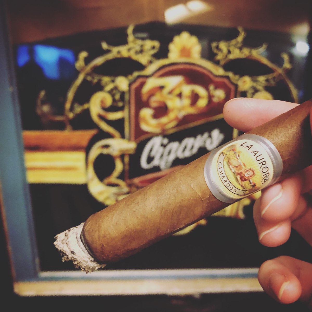 CigarswithJenny's tweet photo. Smoking the @laauroracigars #1903edition #cameroonrobusto while getting ready for the #event @3dscigars! Check out @3dscigars for event details!! #cigarlife #cigarlifestyle #cigarlover #SotL https://t.co/KKZ7h2PGg1