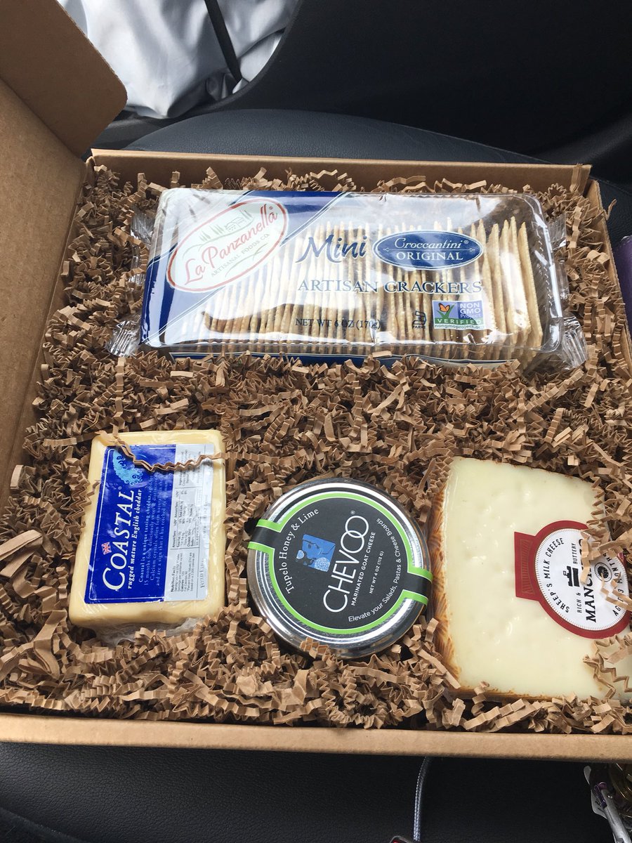 HelenAngel's tweet photo. Got an awesome cheese tray from the @amazon @treasuretruck & healthy fruits/veggies from @WholeFoods for the Minecraft on @Nintendo Switch launch tonight! #SWITCHHYPE #Minecraft #MinecraftSwitch #Nomnomnom https://t.co/bFyRICiZIN