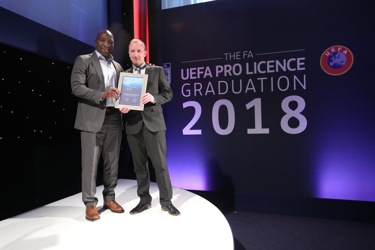 EnglandLearning's tweet image. #ProLicence qualification ✅  

Top work from @Carsy8, @ALimbrick1, @timdittmer and @edin_terzic, who join the #FALevel5Alumni programme.