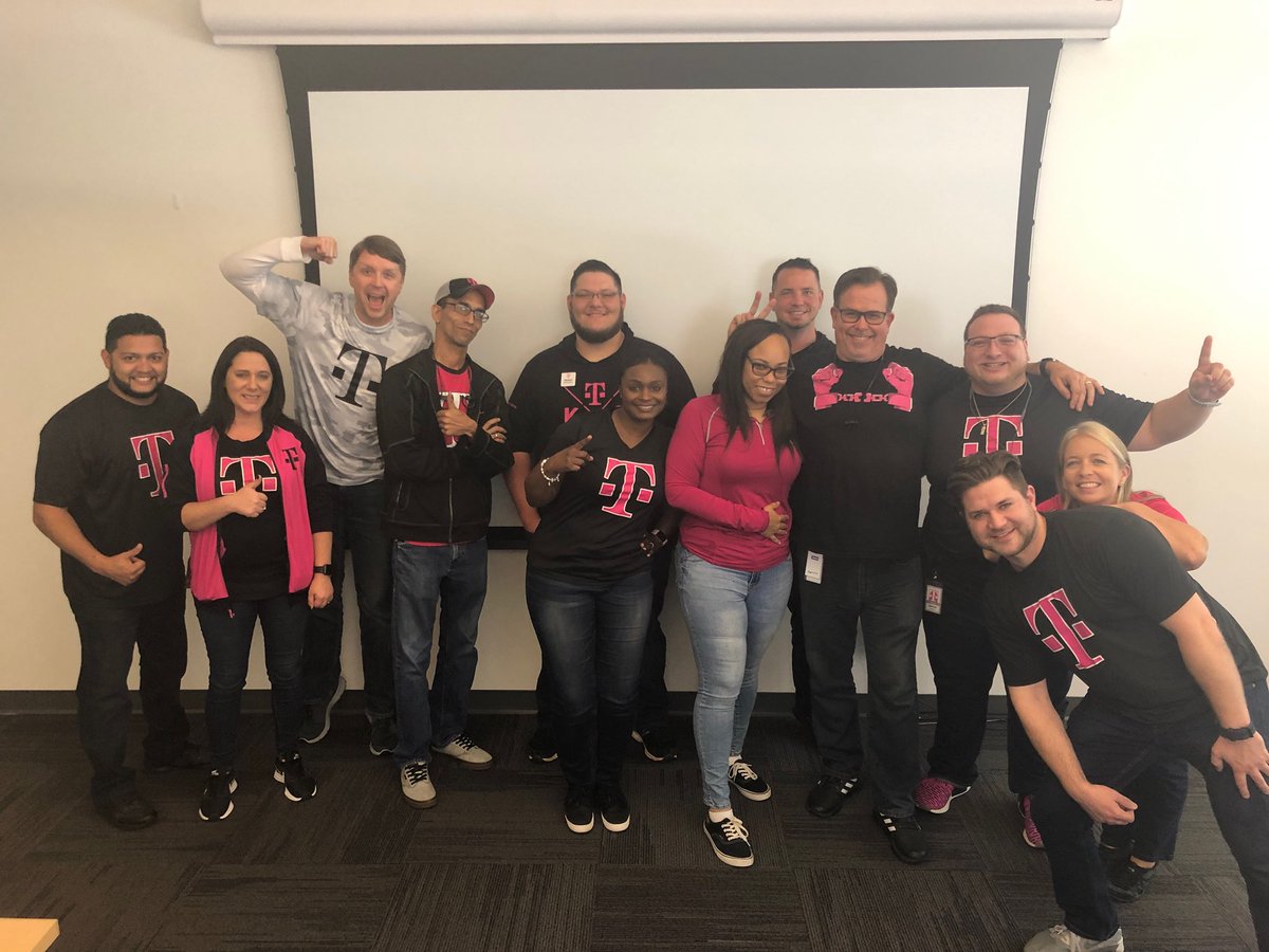 Another day, another great session with our Atlanta store leaders at @TMobile 💪🏻 @tmobilecareers 

#CustomerObsessed 

#HustleHarder 🔥 

#ClosetheRings ⭕️