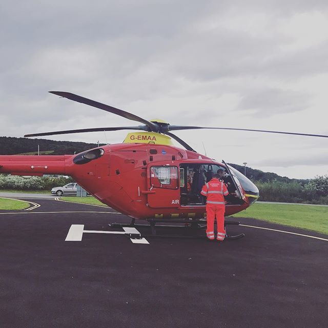ryanheathheli's tweet photo. Wish it was in better circumstances but was privileged to get to talk to one of the @yorkshireairambulance pilots today while he waited for his crew to check in a patient. Just happened to be passing as they dropped in! The work these guys do is incredib… https://t.co/j5sbuwy9v6 https://t.co/LGkWnd1QiM