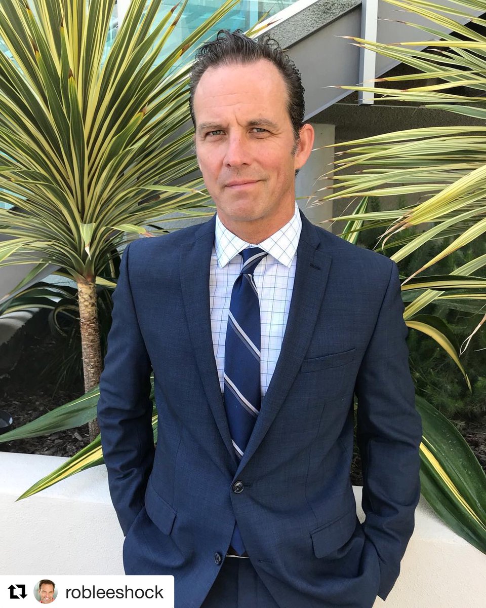 theESInetwork's tweet photo. #Repost  by actor Robert Leeshock 
・・・
Time to suit up👔 Audition ready for the Tuesday grind. #actor #audition #actorslife #suitup #tuesdaymotivation #losangeles #acting #printmodel #esinetwork #hollywood #sagaftra #follow #like #behindthescenes #commercialactor https://t.co/3KnhbcCtEH