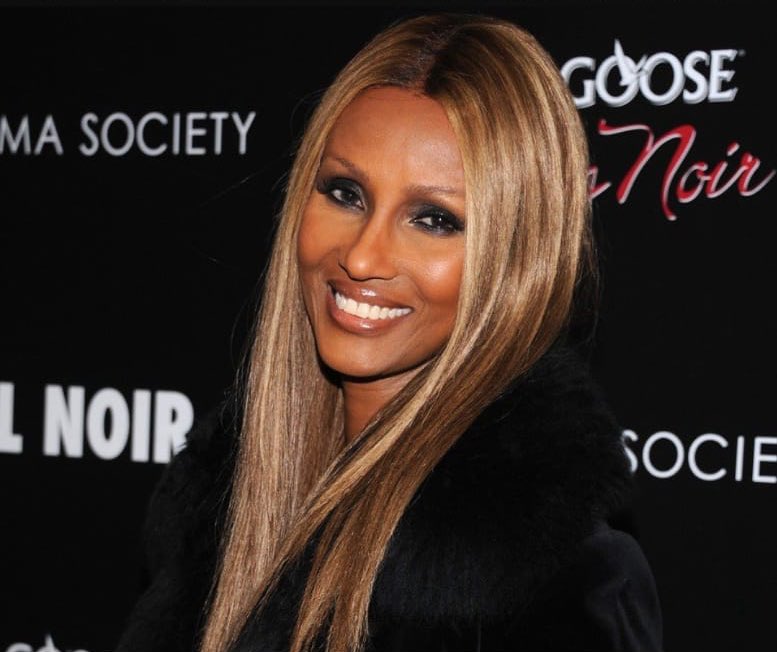 itsgabrielleu's tweet image. In honor of #WorldRefugeeDay, today’s #WCW is the unstoppable Iman. @The_Real_IMAN is a Somalian exile who had to flee Somalia with her family as a result of a dangerous coup. We know her as the world's first black supermodel, but there is so much more to this woman. More 👇🏾