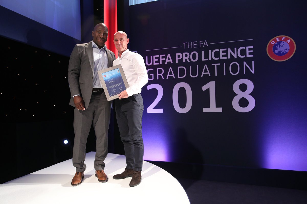 EnglandLearning's tweet image. Fantastic to see @ManUtd head of academy and former midfielder Nicky Butt graduate and complete his @FA Level 5 #ProLicence course.

#CongratulationsNicky #MUFC