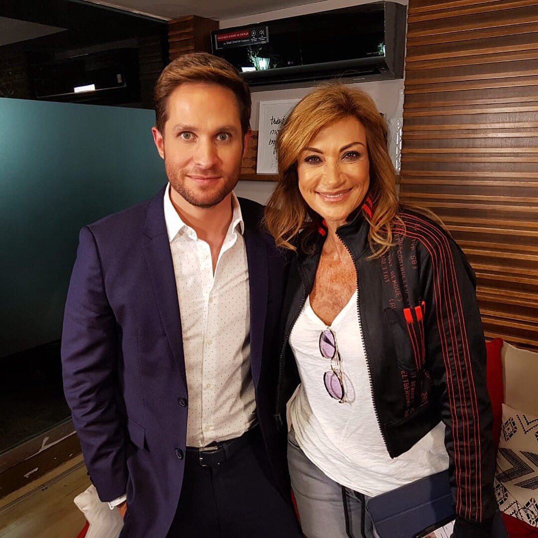 De las entrevistas más divertidas, que orgullo y que honor!!! Gracias <a href="/Adela_Micha/">Adela Micha</a> por el apoyo en <a href="/LaSagaOficial/">La Saga</a>.