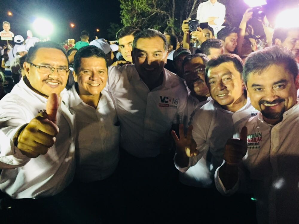 GrupoMerida_42's tweet photo. @GrupoMerida_42 Hoy Cierre de Candidatos A Diputación Local @efrainaguilarg y por el Distrito III @cressnte invitados de Lujo #MeridaMejor Candidato Alcaldía @ViCaballeroD Candidato a Gobernador @mauriciosahui #FamiliaPetroleraSeccion42 Consolida @lgps03101 H. @Seccion42_STPRM https://t.co/bDWtz02cEY