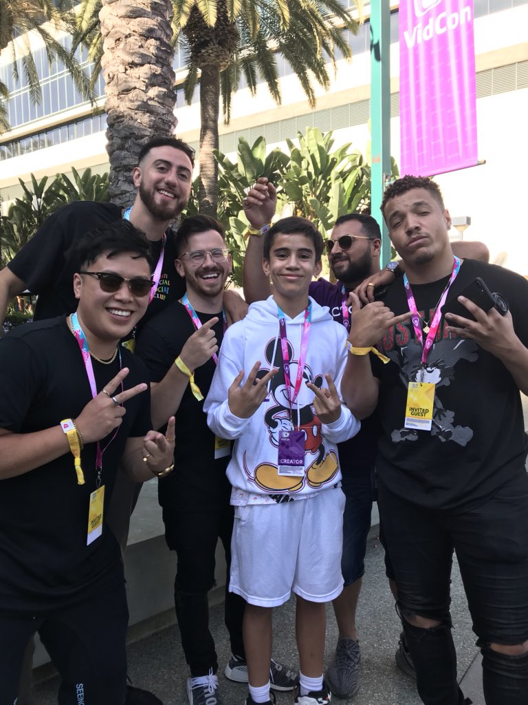 jjbang123's tweet photo. Thank you to #TEAMALBOE you guys made my day. You guys are amazing and hope I see you soon. https://t.co/McgpftsdnR