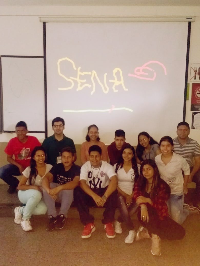 IngDanielB's tweet photo. Dia 3. Desde el ojo hasta el láser: la luz y sus maravillas. #ClubesdeCienciaCo #CdeCEAFIT #SENA @CdeC_Col @EAFIT @programaondas https://t.co/fx3gHHel1f
