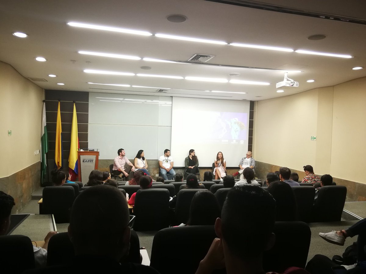 IngDanielB's tweet photo. Dia 3. Desde el ojo hasta el láser: la luz y sus maravillas. #ClubesdeCienciaCo #CdeCEAFIT #SENA @CdeC_Col @EAFIT @programaondas https://t.co/fx3gHHel1f