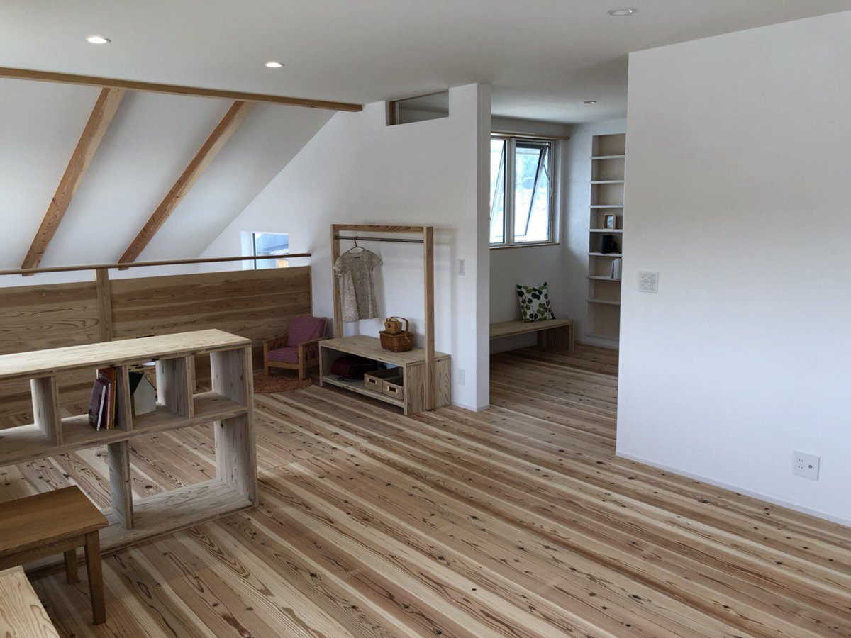 広島大学 おはようございます この素敵なモデルハウスは 実は工学研究科で建築を学ぶ学生たちが塩田工務店とコラボレーションしたもの つながりの家 をコンセプトに 子育て世代向け一戸建て住宅を学生が設計 広島県安芸高田市吉田町にて 今後