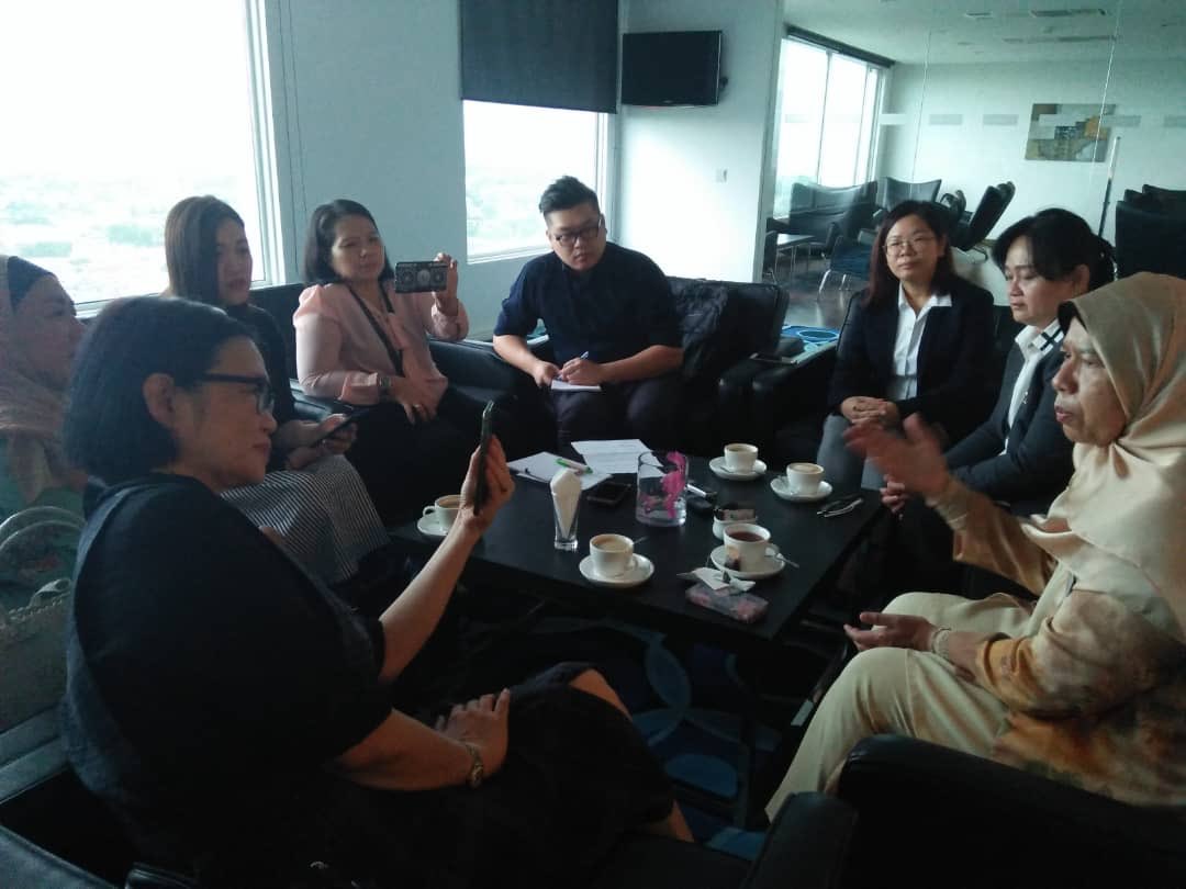 zuraida_my's tweet photo. My press conference with @theborneopost at 7 this morning. Thank you so much. https://t.co/KbiVbsa9Nx