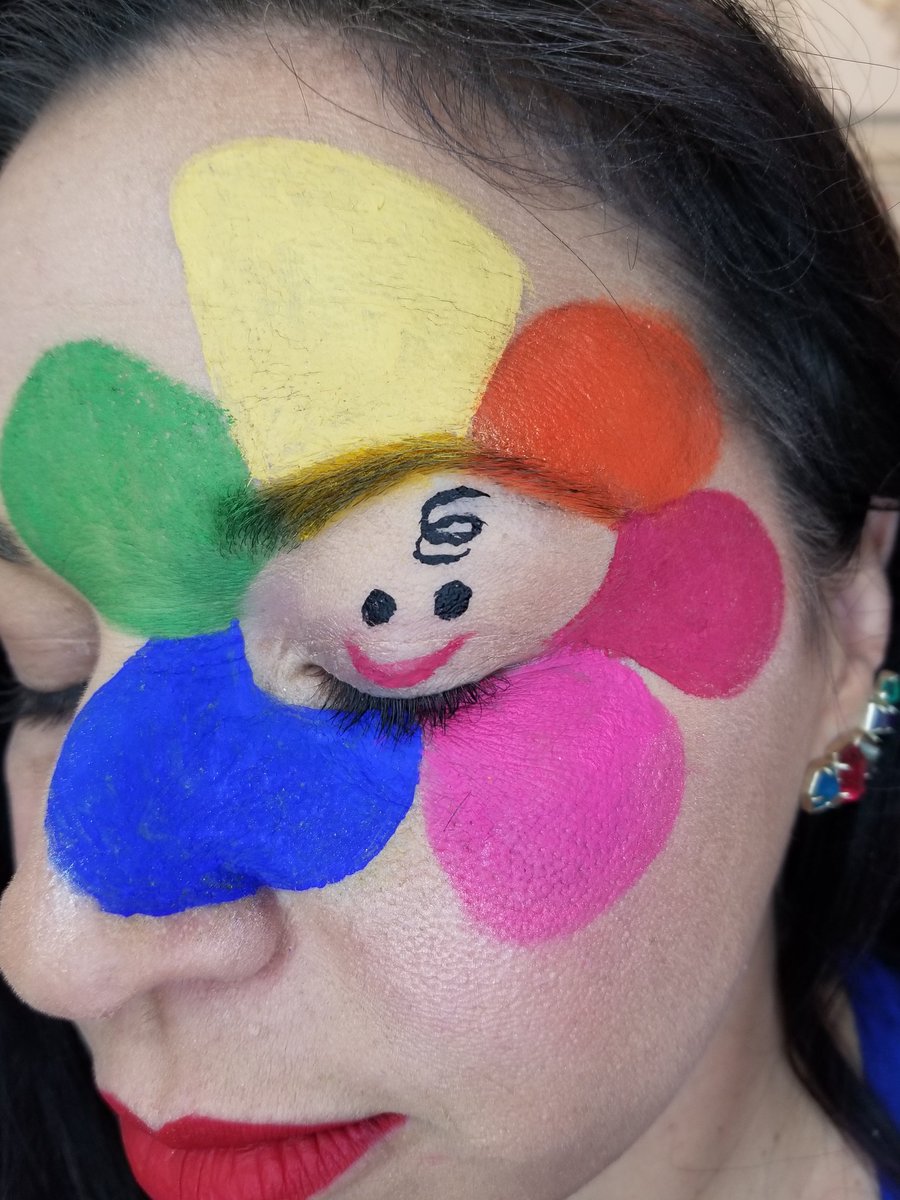 AmberWood422's tweet photo. A symbol I see ALL DAY, everyday! 🌻 
Any Baby First TV fans out there? 
@BabyFirstTV #babyfirsttv #babyfirst #momlife #mom #beautyblogger #makeupchallenge #makeupartist #flower #rainbow #redlips #pride #flowerpower #rainbowmakeup #nyxeyeliner #Logo #motherhood #stayathomemom https://t.co/OGDK1xoQRG