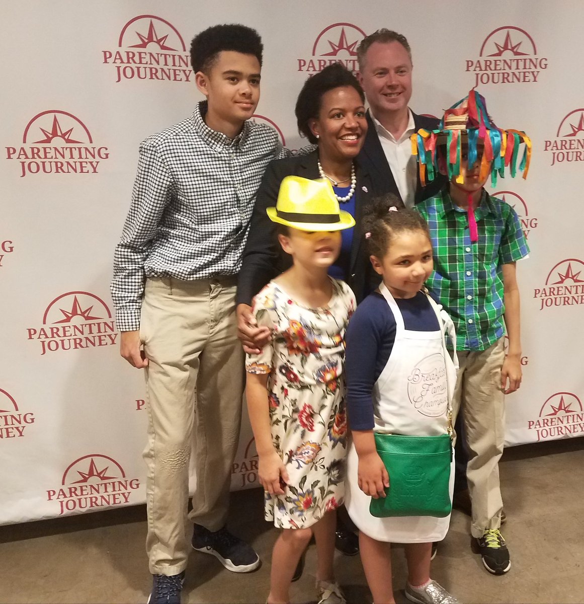 kgilnack's tweet photo. Thanks again to one of the most photogenic families at #PJBreakfast: @ldforry @BillForry and kids! 

Congrats to Linda on being recognized as one of @ParentingJrny's family champions! #mapoli #bospoli #dorchesterrepresent https://t.co/Eohj5TyYGV