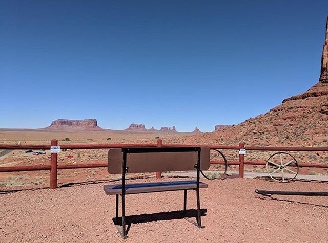 benchmarkn7's tweet photo. “YOU CAN SPEAK WELL IF YOUR TONGUE DELIVERS THE MESSAGE OF YOUR HEART” John Ford. Photo shared by @naturepics_w_jeff #benchmarkn7 #monumentvalley #monument #nature #naturephotography #naturelovers #nature_perfection #nature_brilliance #nature_lovers #pho… https://t.co/nlLfspY6w1 https://t.co/ytIRihopFt