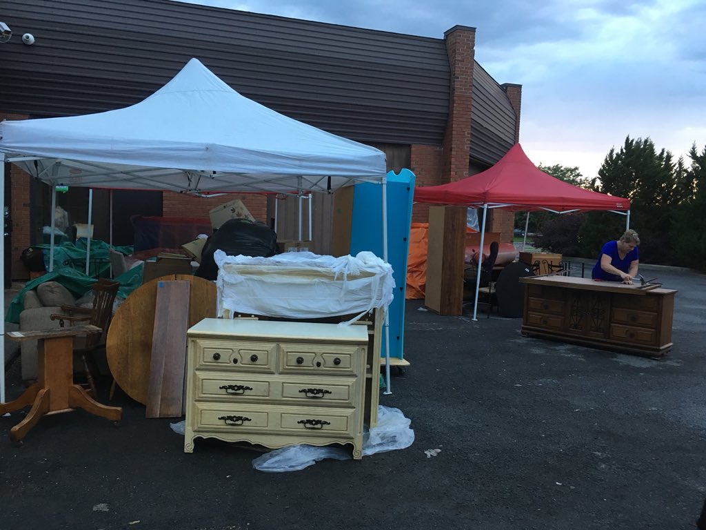 hwfottawa's tweet photo. Just got back to storage pickups were amazing #greatitems and very pleasant #Donators #YwllowCanary @PenskeMoving is packed tight waiting to be unpacked and filled again https://t.co/rZOv0aeFUm