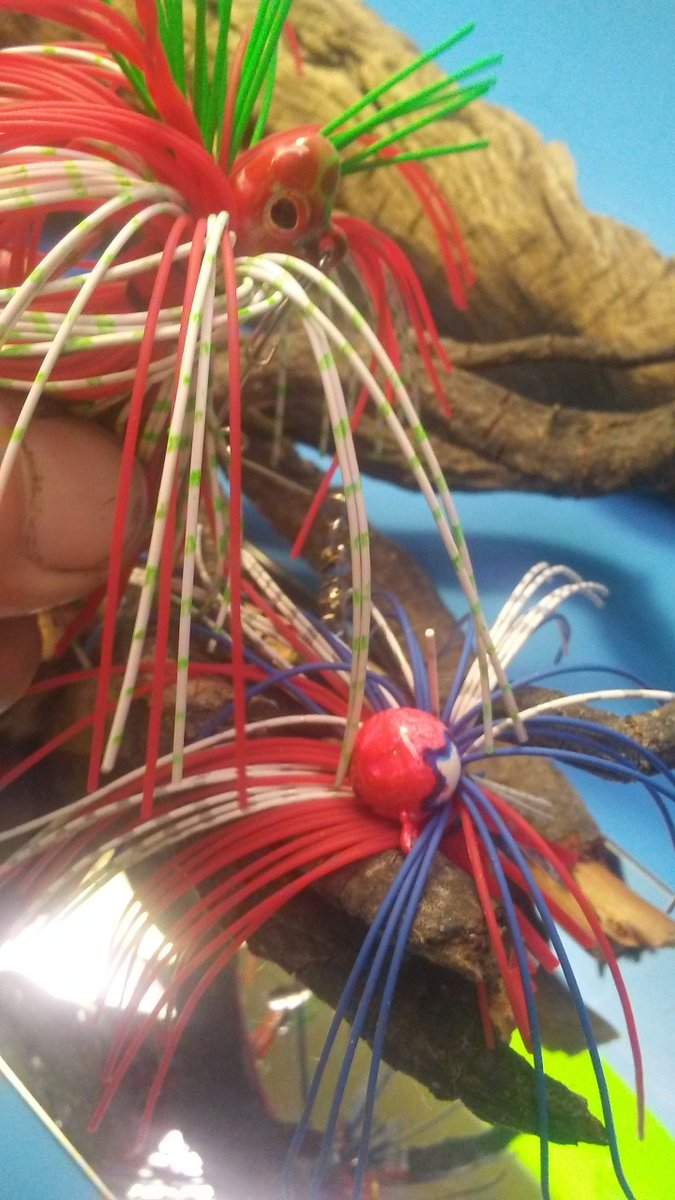 MarteaseLures's tweet photo. 🐟 🎣 🐟 🎣 🐟 🎣 🐟 🎣 
🔮🎈FREE JIG-AWAY 🎈🔮

All 5 to 1 winner on Sat. June 30th

Requirement for entry -Retweet with a smiley face 😊
1/4 oz 🍓 jig
5/16 oz Reb White, Blue
3/8 oz weedless Black &amp; Blue
1/2 oz weedless Neon Caterpillar 
3/4 oz Golden Fire swim jig

#Fishing https://t.co/TJ54q1fEEN