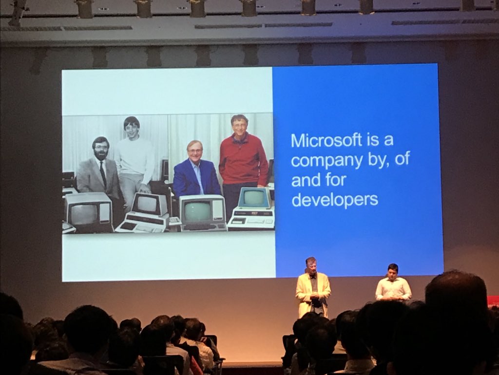 chzbrgr71's tweet photo. “Microsoft is a company by, of and for developers” @stephenrwalli and  @bureado talking about the open source transformation at Microsoft #osssummit #tokyo #azure #opensource https://t.co/64eXrOElHj
