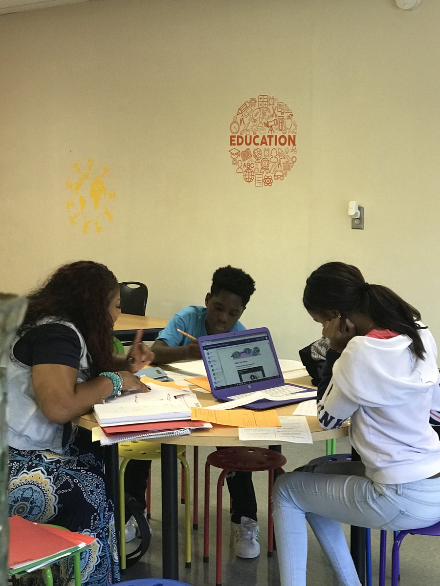 FavorAcademy's tweet photo. The scholars of the Favor Academy Tutoring Center were hard at work today! Learn more at: https://t.co/42xh0Lnjjf #gotFAE https://t.co/ZMeXhcF7Kj
