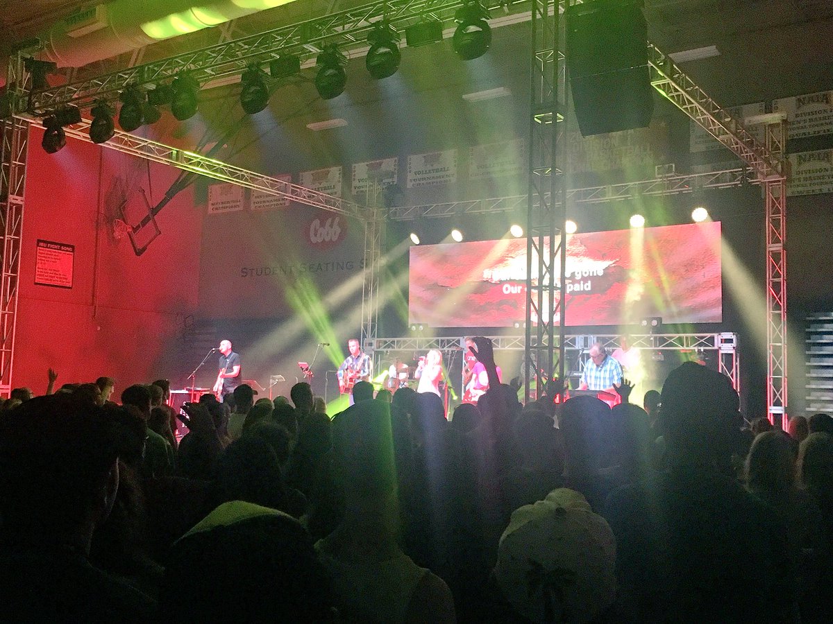 matthewclough's tweet photo. Currently in worship with our @Fellowship_West, @FWestStudents, at camp. Join me in praying for God to move in the hearts of our students. https://t.co/zXEw7dApuV