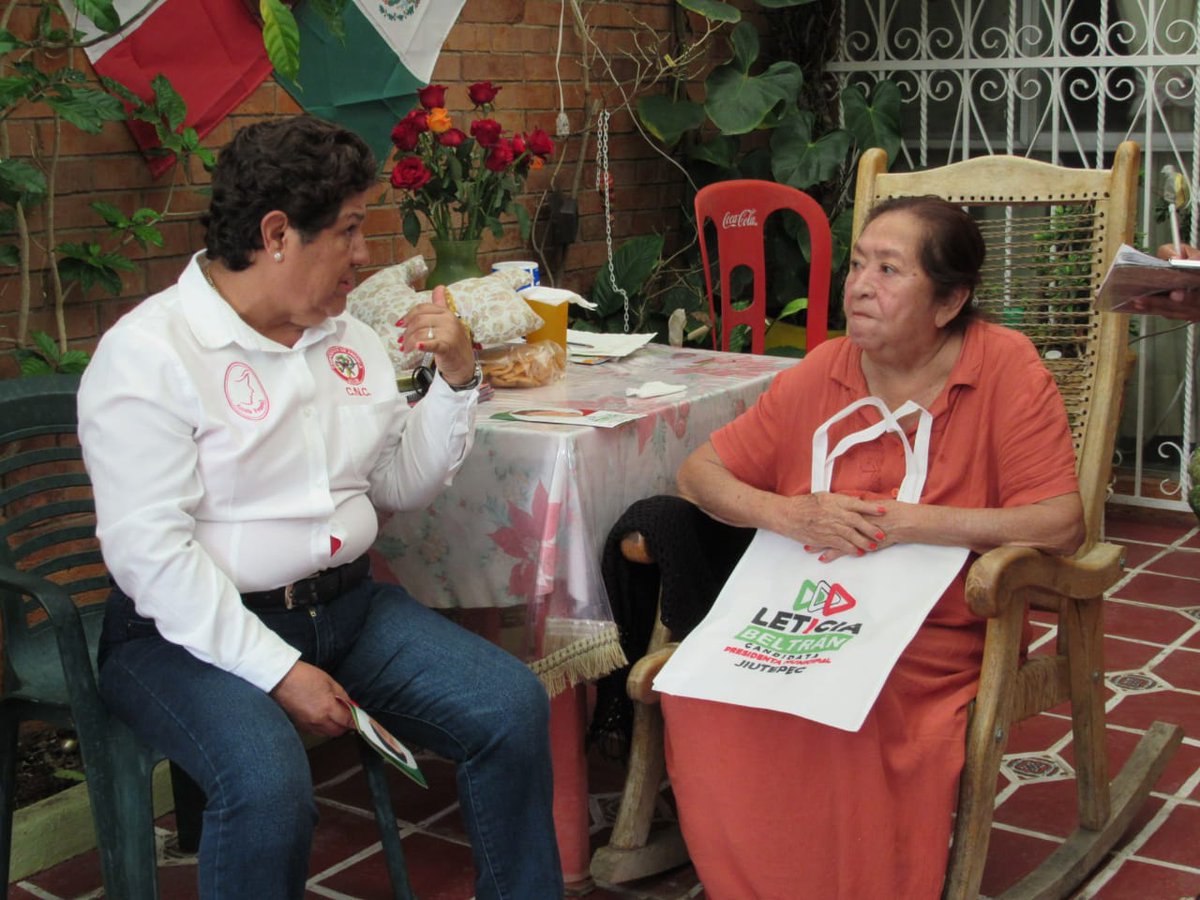 LetiBeltranC's tweet photo. Excelente tarde la de hoy recorriendo la Unidad Habitacional Villa de las Fuentes
que en compañía del comité de colonos, recorremos casa por casa para darles mi palabra, juntos logremos un mejor futuro para Jiutepec.
#MujerDePalabra
#JuntosLoVamosALograr
#Jiutepec https://t.co/j51vNDwdwW