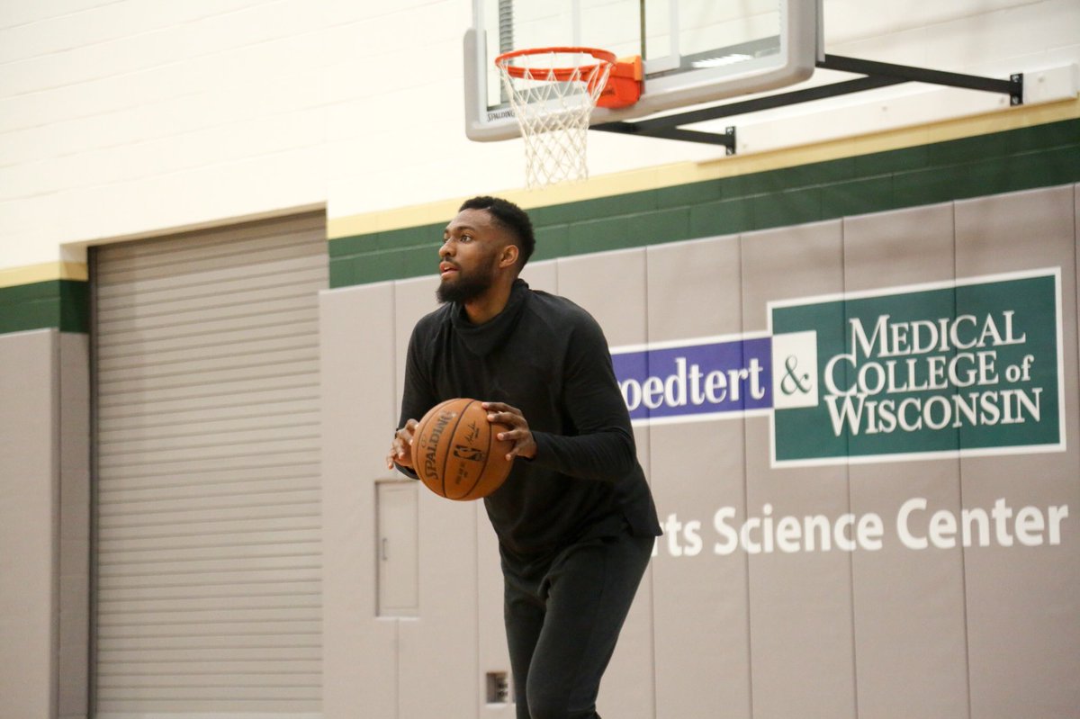 Lab work w/ @JabariParker   #FearTheDeer https://t.co/wS4O9zXLDm