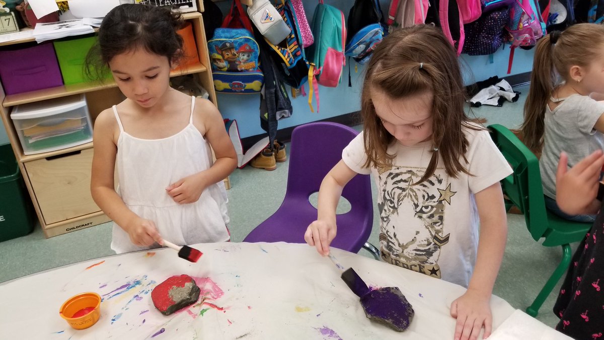 mackenzieprek's tweet photo. Getting the rocks ready.... https://t.co/Tjd64eTDvJ