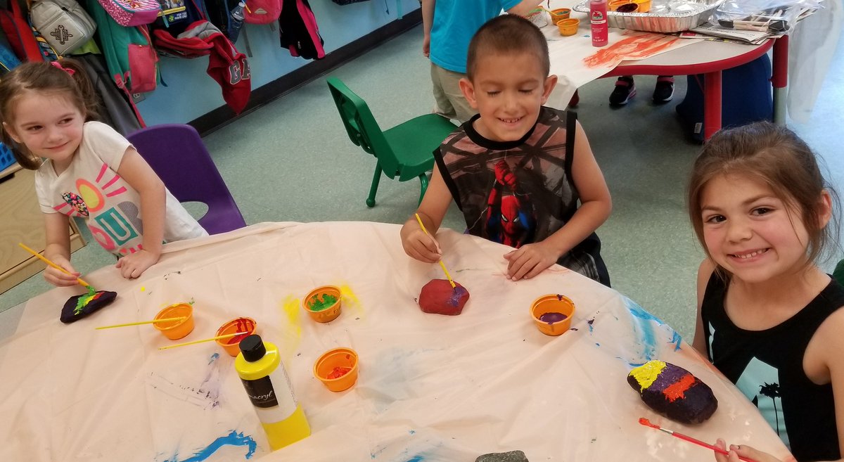 mackenzieprek's tweet photo. Getting the rocks ready.... https://t.co/Tjd64eTDvJ