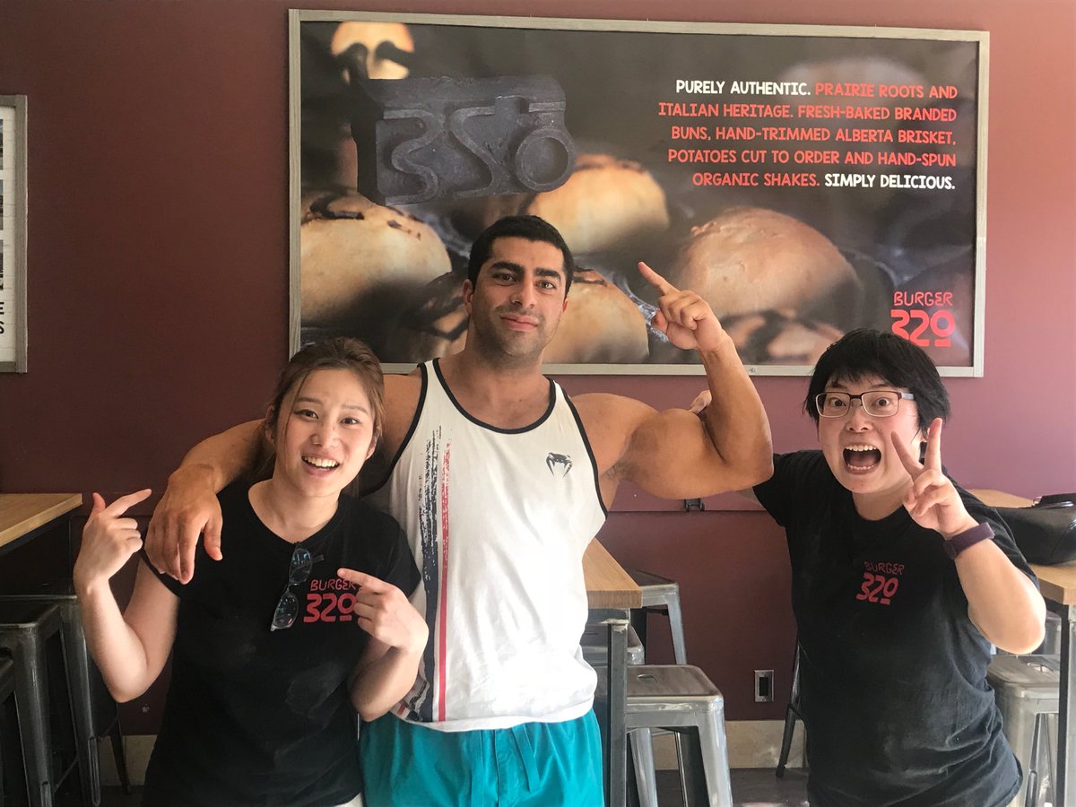 Burger 320 tweet media