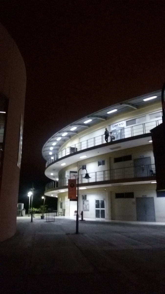 jmejia00's tweet image. Precioso cielo en #edcom #Guayaquil