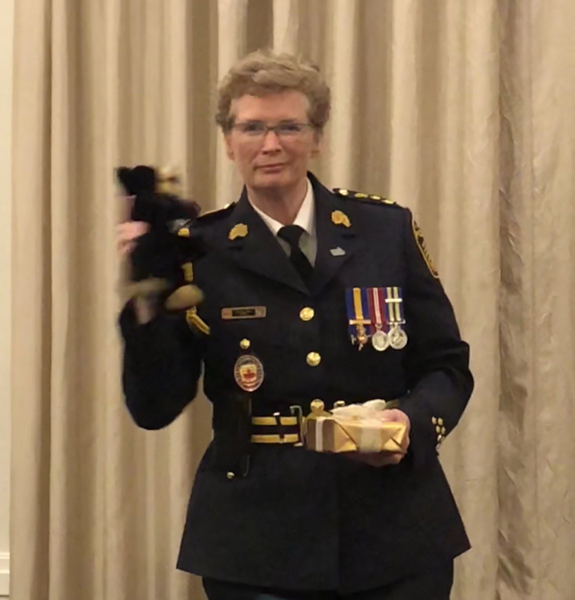 A surprise recognition of appreciation by @VictimServPeel at the Volunteer Appreciation Banquet. #ChiefEvans https://t.co/Z9lgiO7xGg