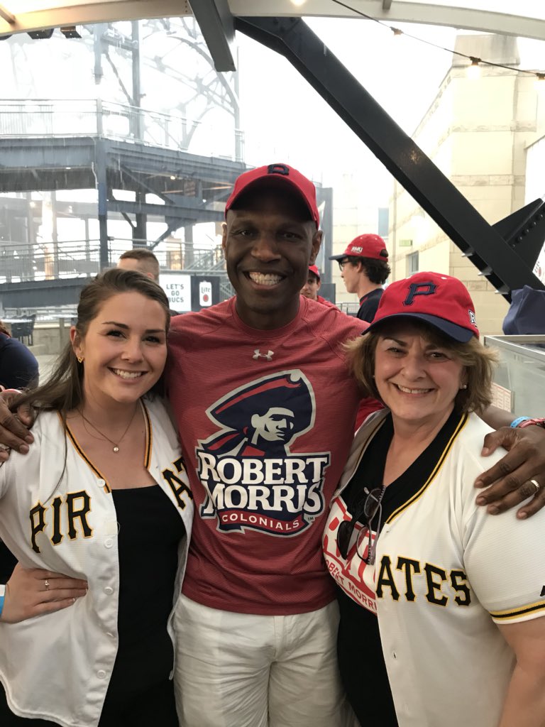 zusinas's tweet photo. Wonderful night downtown! #RMUNight #LetsGoBucs https://t.co/k6XOmlTQMk