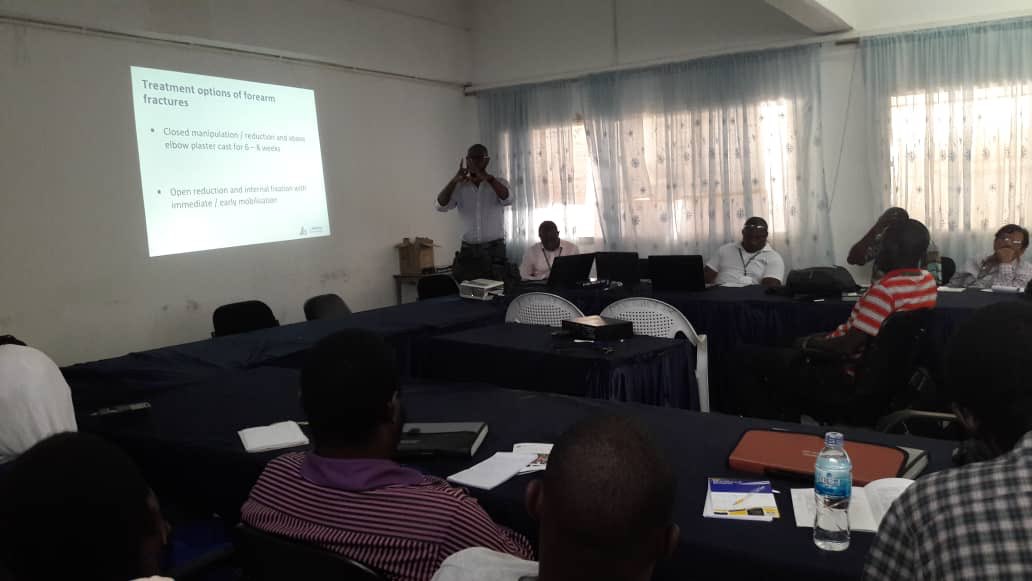 DrKebsun's tweet image. Day 2 of @TheAOAlliance non-operative fracture management course at EFSTH. More gun learning again today. Everyone got stuck in for the practicals