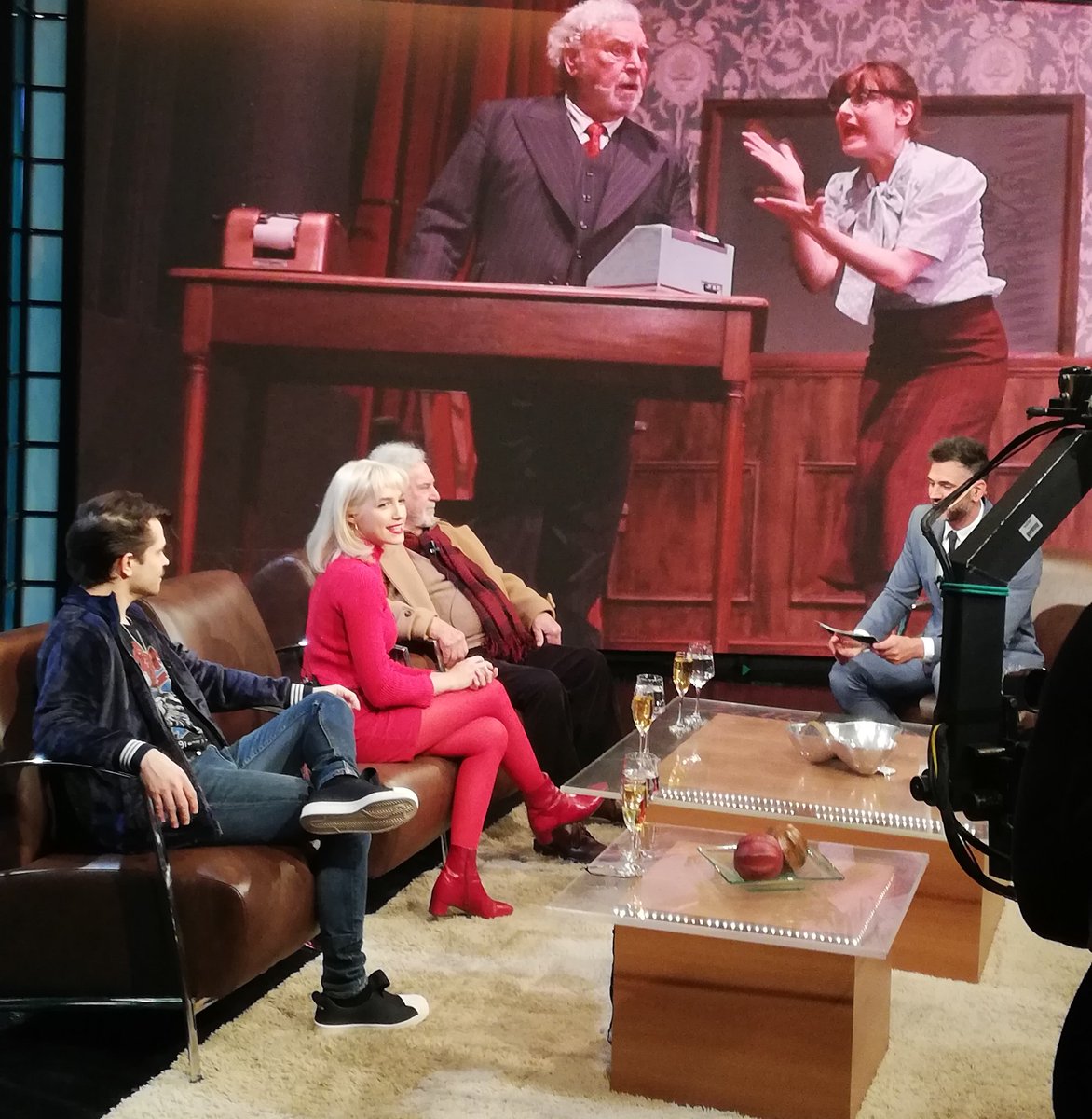 marcelapgodoy's tweet photo. En @MDN_C9 @Candevetranok @FelipeColombo y el Tano #Ranni nos cuentan q en @CC25deMayo hacen @LosMartesOk #Teatro https://t.co/bcHptB1qKW
