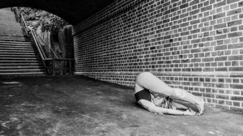 fluidsurfers's tweet photo. One of the best stretches to reverse paddling posture. #fluidsurfer https://t.co/MhJxWhzaPA
