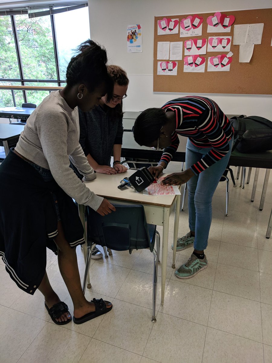 nicolestogaitis's tweet image. Un jeu d&apos;évasion créatif créé par nos élèves de #math9 👍👍👍 @Collegefrancais on jouait sur tout l&apos;étage! #escapegame #engagement #création #math