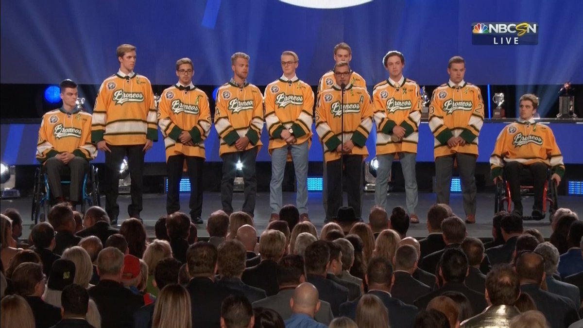 LAKings's tweet photo. Forever and always #HumboldtStrong 💚 https://t.co/0bnAcWy7KD