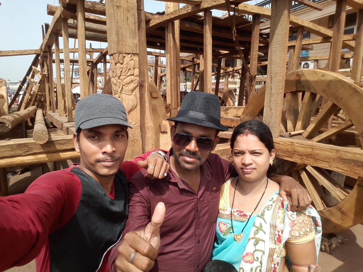 SanjayNayak46's tweet photo. "ତମେ ନିର୍ଦ୍ଦେଶକ ତମେ ବି ଦର୍ଶକ
ଖେଳ ମୋ ପାପ ପୁଣ୍ୟର
ନିନ୍ଦା ପ୍ରଶଂସା ମୁଁ ମାଗୁନାହିଁ ପ୍ରଭୁ
ମାଗୁଛି କୃପା ତୁମର l🙏🙏"
#JayJagannath
#subhaprabhat
#ଶୁଭପ୍ରଭାତ https://t.co/4r4kvZRNZC