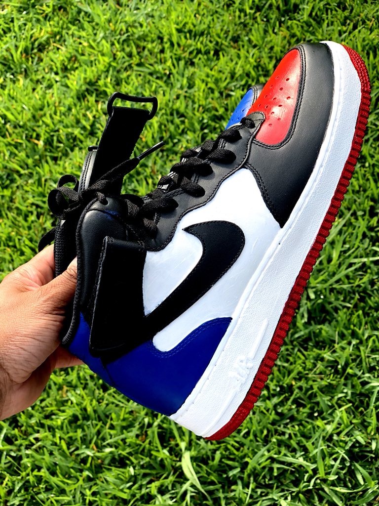 SneakerHead_Co's tweet photo. I had to kill @Devon_McCain3 forces... we cooking up shit for the summer #ColdCustomz #Top3 https://t.co/psIuiv256g