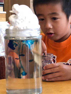 NIS_Summer's tweet image. We made a cloud in a jar! 
#NISsummerprogram #NISinquire #AwesomeScience
